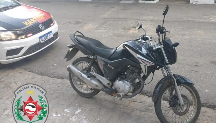 You are currently viewing Polícia recupera em Patos-PB moto roubada em São José do Egito-PB