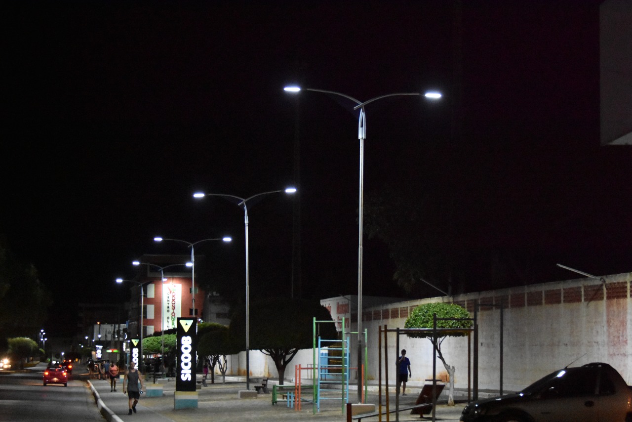 You are currently viewing Prefeitura segue com troca de lâmpadas antigas por led em SJE