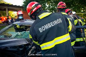 You are currently viewing Bombeiros retiraram vítima de acidente preso nas ferragens em São José do Egito