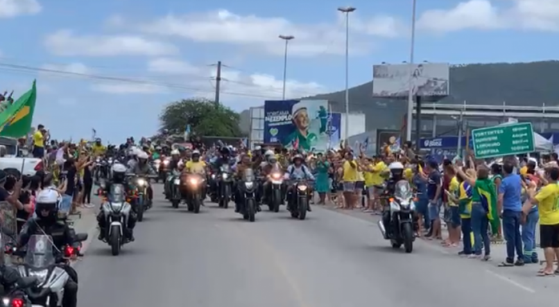 You are currently viewing Bolsonaro fez campanha em Pernambuco nesse sábado (17) e tentou mostrar força na terra de Lula