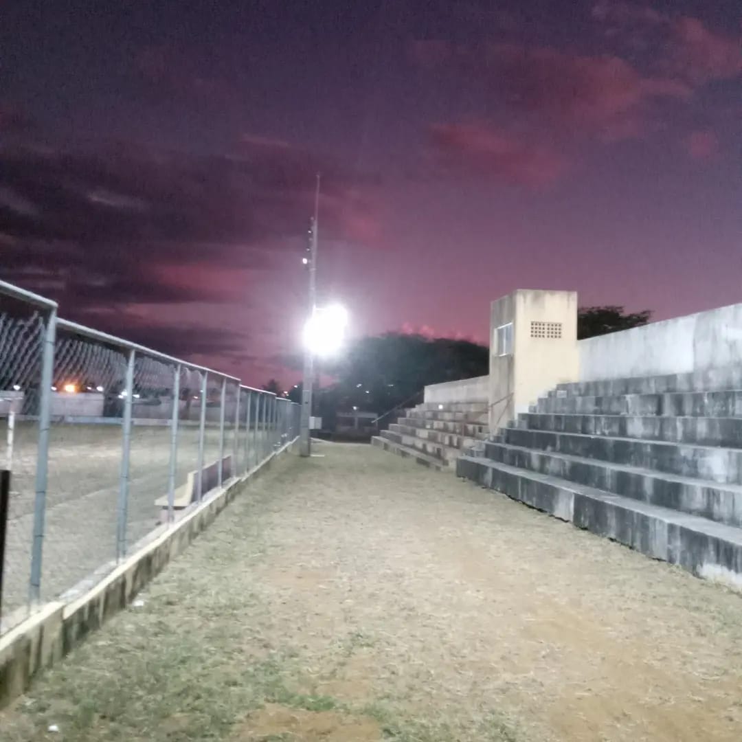 Prefeitura de Brejinho melhora iluminação das arquibancadas do Estádio Municipal