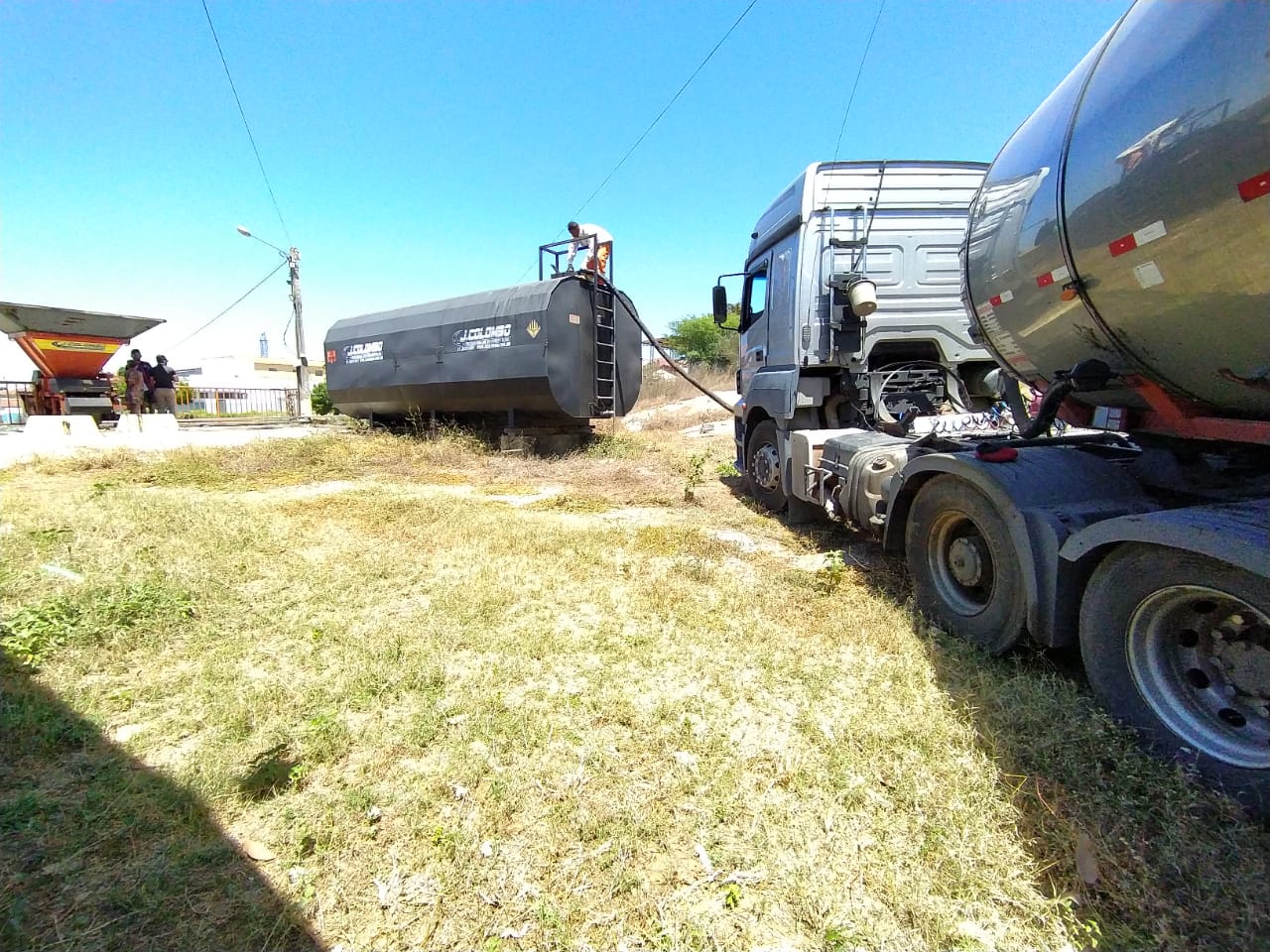 Read more about the article Prefeitura de SJE recebeu 1º carregamento de matéria prima para começar asfalto da Transbinha