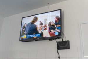 Read more about the article Enfermarias do Hospital Municipal de Itapetim ganham televisão