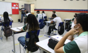 Read more about the article Pernambuco anuncia pagamento de bônus para professores da Rede Estadual