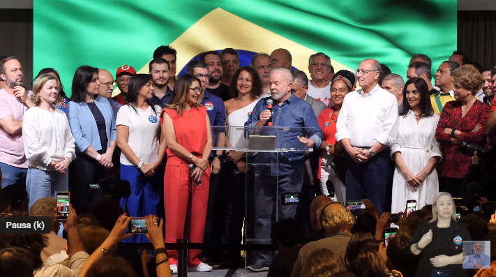 Read more about the article Lula é primeiro presidente a ter 3º mandato