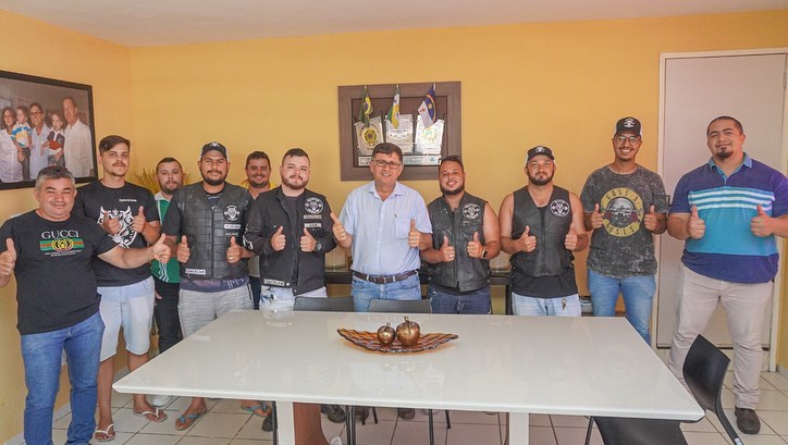 You are currently viewing Prefeito Adelmo Moura se reuniu com Moto Club Coyotes do Sertão e definiu apoio ao 8º Itapetim Moto Fest