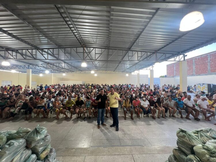You are currently viewing Prefeito de Ouro Velho entregou 800 cestas básicas para famílias carentes