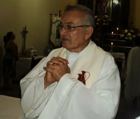 You are currently viewing Padre Viana está internado em Serra Talhada, depois de sofrer AVC