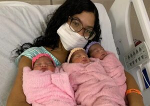 Read more about the article Jovem de cidade paraibana se torna mãe de trigêmeas após gestação natural