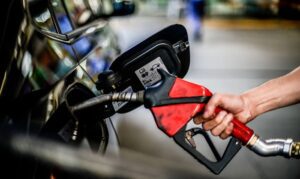 Read more about the article Gasolina e Diesel tem menores valores em quase dois anos