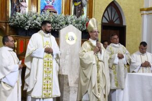 Read more about the article Tabirense Vinicius Véras foi ordenado padre nessa quinta (13)