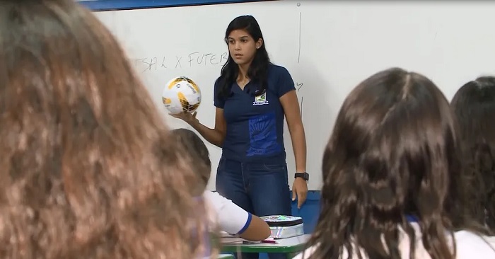 You are currently viewing Árbitra paraibana que abitou final do futsal egipciense 2022, foi destaque nacional na TV Globo