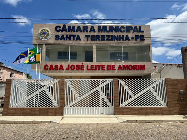 Read more about the article Sessão da Câmara de Santa Terezinha teve confusão