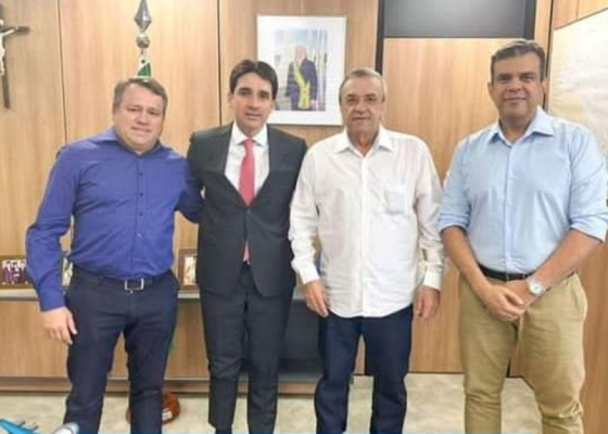 Read more about the article Evandro, Paulo e Henrique batem à porta de Deputados e Ministros em Brasília