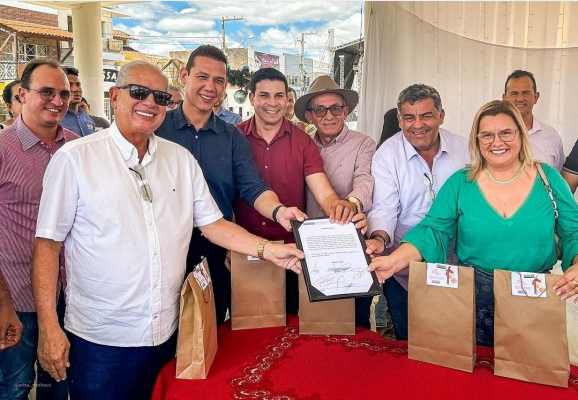 Read more about the article CODEVASF anuncia investimentos para cidades do Pajeú