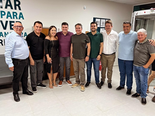 Read more about the article Augusto Valadares celebrou inauguração da nova agência do Sicoob em Ouro Velho