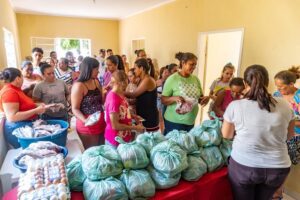 Read more about the article Prefeitura de Itapetim realizou entrega de cestas básicas