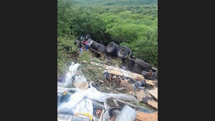 You are currently viewing Trabalho de remoção do corpo de motorista vítima de acidente na Serra do Teixeira durou cerca de 9 horas