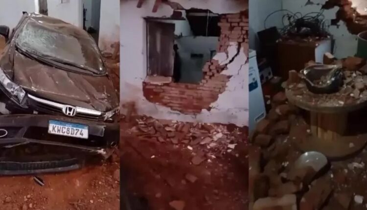 Read more about the article Carro colide com casa às margens da PB-110 entre Teixeira e São José do Bonfim-PB