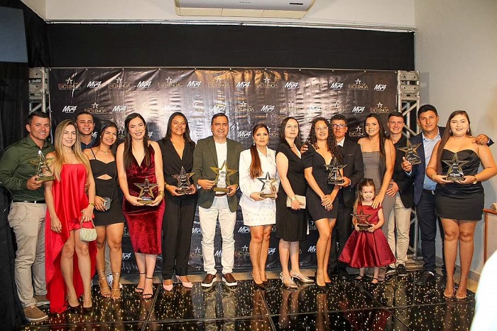 Read more about the article Prefeito Gilson Bento, Secretários e Vereadores receberam Prêmio Excelência