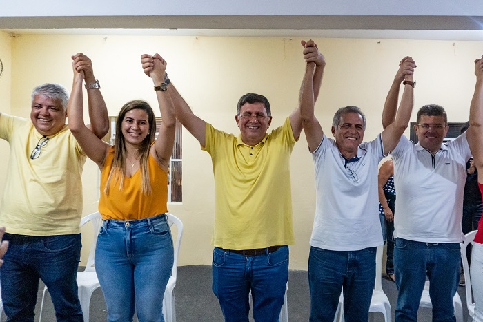 Read more about the article Adelmo anunciou Aline Karina e Chico de Laura para disputar prefeitura de Itapetim