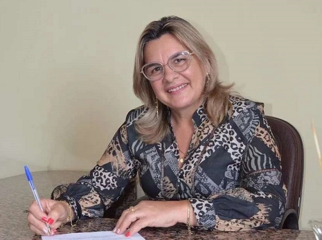Read more about the article Prefeita de Tabira tem que pagar multa de R$  50 mil para participar das eleições