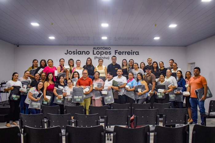 Read more about the article Governo de Itapetim entregou celulares aos agentes de saúde 