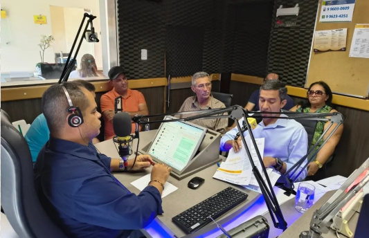 Read more about the article Em Tabira Flávio Marques responde oposição sobre coleta do lixo