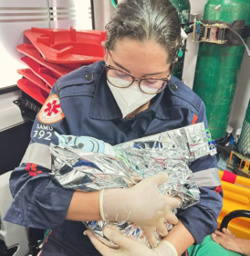 Read more about the article Equipe do SAMU de Brejinho realizou parto de urgência dentro de ambulância