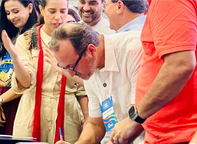 Read more about the article Raquel Lyra autoriza construção de Delegacia e anuncia cinco dessalinizadores para São José do Egito