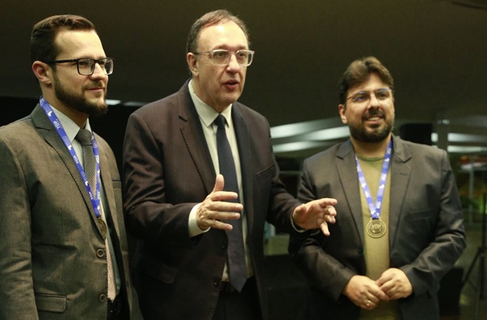 Read more about the article Vereadores Daniel Siqueira e Vicente de Vevéi são premiados pela UVB em Brasília