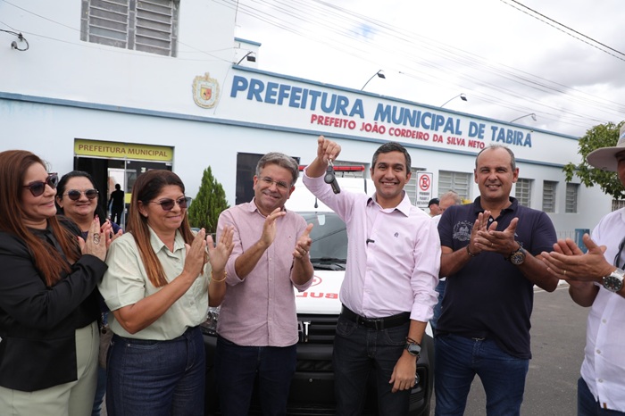 Read more about the article Prefeitura de Tabira entrega 4ª ambulância zero km em apenas 8 meses