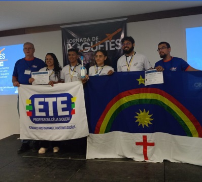 Read more about the article Estudantes da ETE Célia Siqueira, conquistam 1º lugar na Jornada de Foguetes