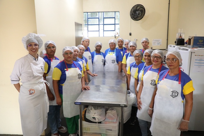 Read more about the article Prefeitura de Tabira apoia capacitação de mulheres em Confeitaria em parceria com a Codevasf