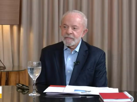 Read more about the article Lula relata problema em avião da FAB antes de decolagem