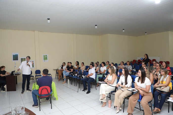 Read more about the article Tabira realiza encontro formativo com presença de Raul Henry