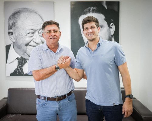 Read more about the article Adelmo Moura desiste de pré-candidatura e anuncia que vai coordenar campanha de João Campos