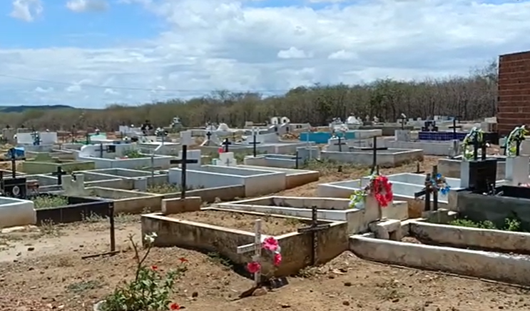 Read more about the article Dia de Finados com missas, benção e orações em cemitérios de São José do Egito