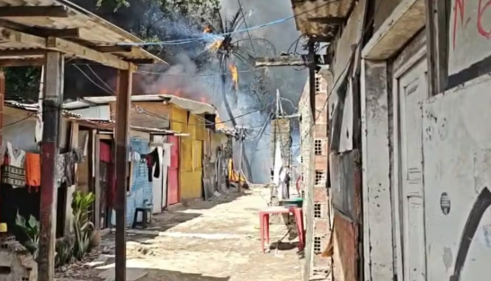 Read more about the article Homem agrediu companheira antes de provocar incêndio que matou mulher e quatro filhos, em Recife