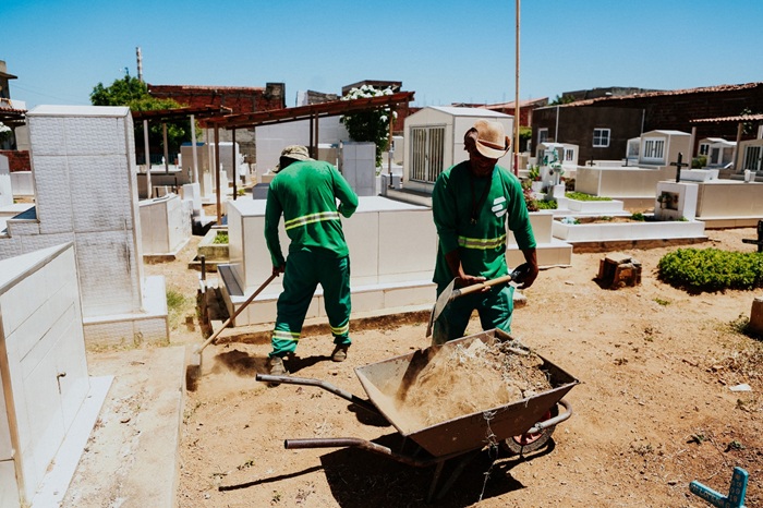 Read more about the article Prefeitura de Tabira revitaliza cemitérios municipais para o Dia de Finados