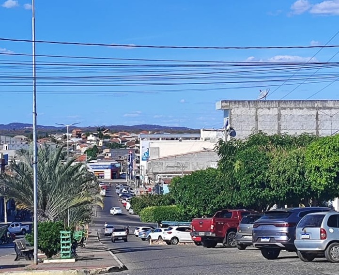 Read more about the article Sertão sofre com calor excessivo e baixa umidade, Inmet e Apac emitem alerta