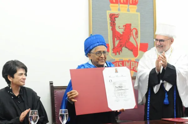 Read more about the article Dedé Monteiro recebe título de Doutor Honoris Causa da UFPE