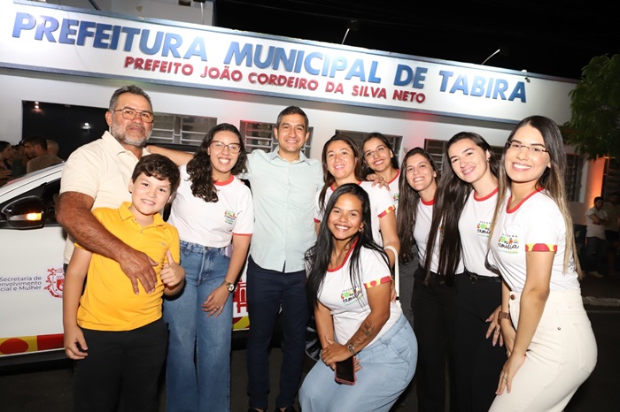 Read more about the article Com marca histórica, Prefeitura de Tabira chega a 13 veículos entregues em 2025