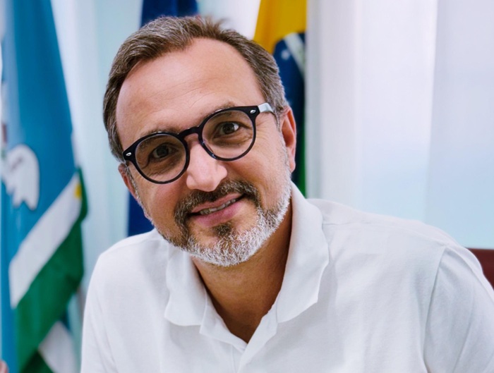 Read more about the article Prefeito Fredson anuncia pagamento antecipado de salários e 13º para aposentados e pensionistas