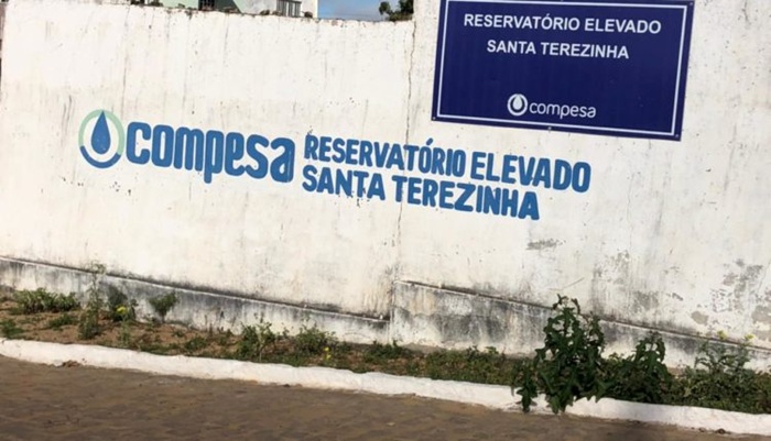 Read more about the article Água que está  abastecendo Santa Terezinha atende parâmetros de qualidade, diz Compesa