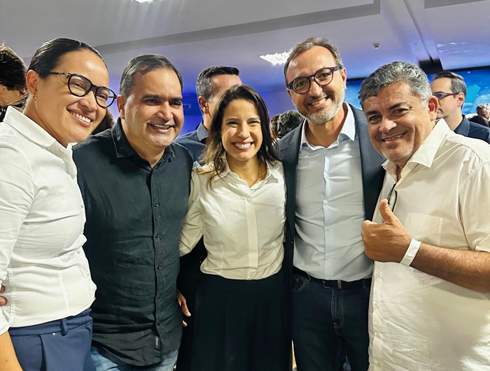 Read more about the article Prefeito Fredson participa da Assembleia da AMUPE com presença da governadora Raquel Lyra