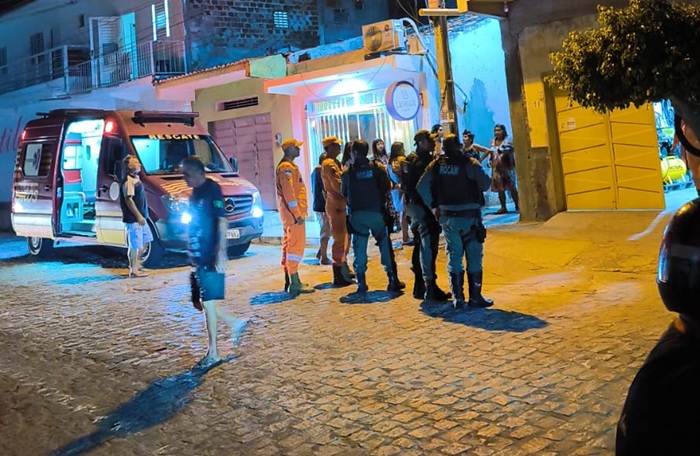 Read more about the article Depois de uma hora e meia de negociação, Bombeiros evitam tragédia