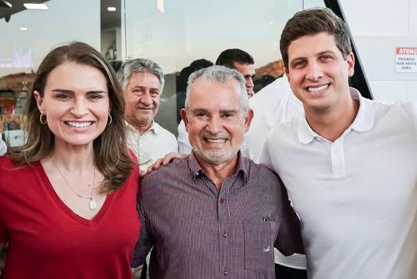 Read more about the article João Campos assume discurso de candidato em ato político no interior do Estado