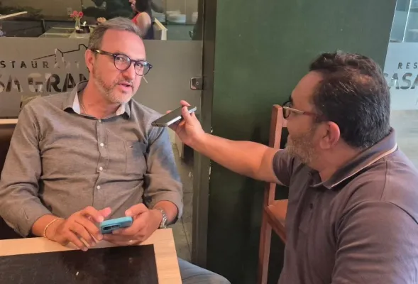 Read more about the article Fredson defende teto para cachês e alerta para o risco de ‘quebrar o município’