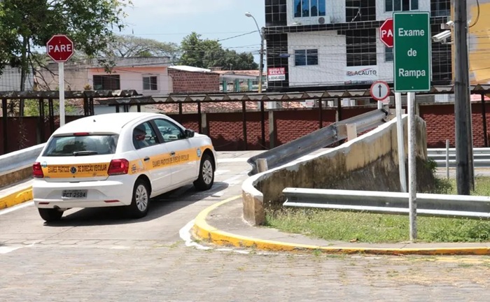 Read more about the article Detran retira baliza e rampa do exame prático para CNH em Pernambuco